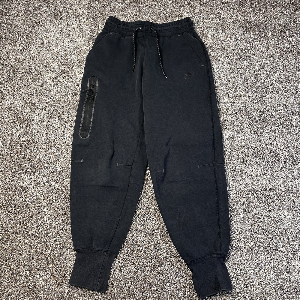 Nike Pants Womens Size XS Black Tech Fleece Joggers Sweatpants Taper CW4292 010